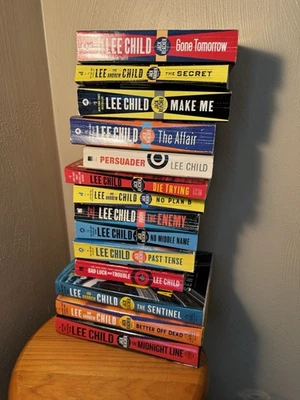 Lee Child Lot of 28 Jack Reacher Series Paperback and Hardcover Near Complete Foto 1 de 4