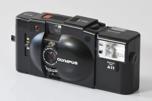 [Fast neuwertig] Olympus Xa2 35 mm Point & Shoot + A11 Blitz aus Japan O902 - Bild 1 von 12