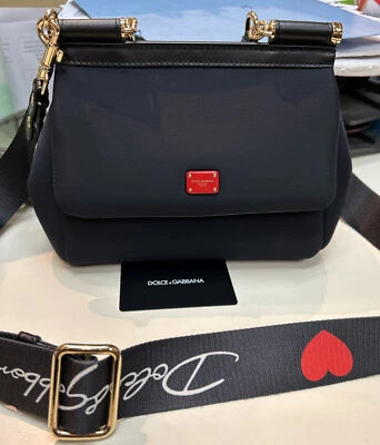 Bolso de Hombro Dolce & Gabbana Sicily Corazón Pequeño Negro Satinado Asa Superior Foto 1 de 4