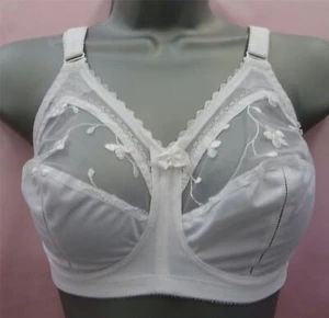 Ladies Special Triumph 1208 Non Wired Full Cup Semi Opaque Bra White 34C - Picture 1 of 1