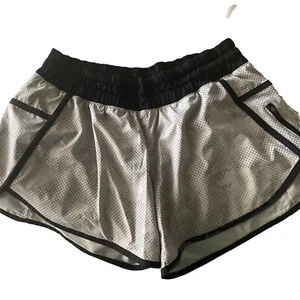 Lululemon Tracker Shorts White Gray Print Womens 8 - Picture 1 of 2