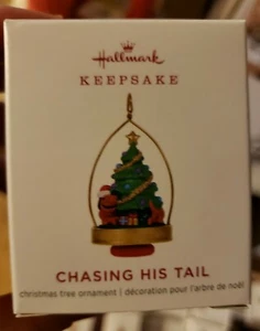 2019 Hallmark Miniatur jagt seinen Schwanz Hund Dackel Ornament Neu im Karton NEU in Box - Bild 1 von 2