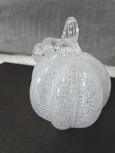 Textured White/Clear Hand Blown Art Glass 5 Inch Pumpkin Unbranded - Picture 1 of 5