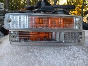 90-91 Honda CRX DX/HF/SI Front Turn Signals OEM Stanley Left & Right - Picture 1 of 4