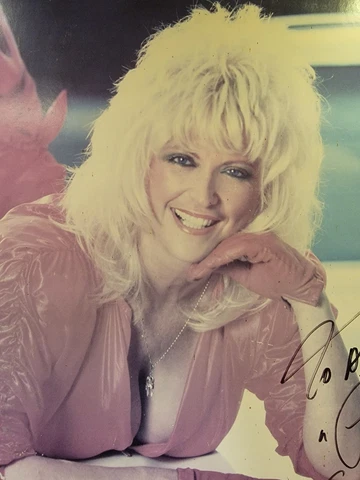 Linda Vaughn Miss Hurst Shifter Autographed 18X22 Sign Poster Cover