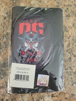 Juego de pulseras y coderas WWE The Club OC estilos oficiales WWE AJ - NUEVO Foto 1 de 2
