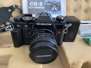 Chinon CG-5 SLR Camera with DP-520 Info Back-2, auto flash S-360, Hard Case - Picture 1 of 7
