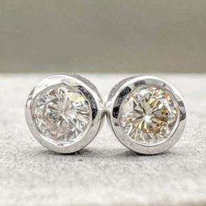 Estate 14K White Gold 0.25ctw H-I/SI1-2 Diamond Stud Earrings M - Picture 1 of 5