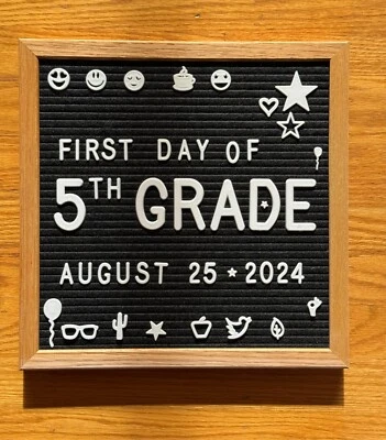 Felt Letter Board 12"x12" w/374 letters/numbers/shape pieces, wooden stand - Image 1 of 4