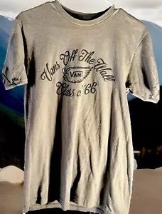 🚨Camiseta Estilo Vintage VANS Off The Wall “Clase Of ‘66” Verde Oliva Talla Pequeña - Imagen 1 de 3