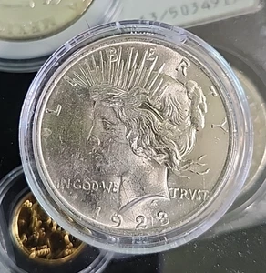 1923 P Peace Dollar Beautiful Coin #23 - Picture 1 of 6