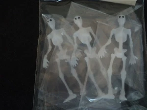 DOLLHOUSE MINI SKELETONS/3 - Imagen 1 de 3