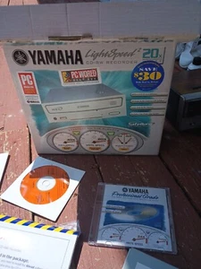 Yamaha Lightspeed Registratore CD-RW - Foto 1 di 10