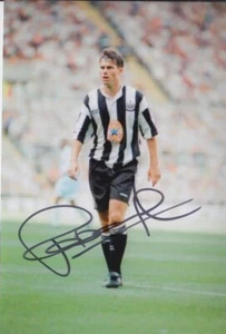 ROB LEE HAND SIGNED 6X4 PHOTO NEWCASTLE UNITED FOOTBALL AUTOGRAPH 9 - Picture 1 of 1