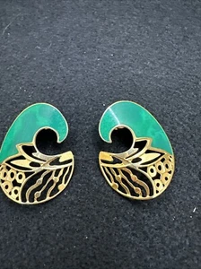 Edgar Berebi Cut Out Post Earrings Green Gold Tone - Picture 1 of 11