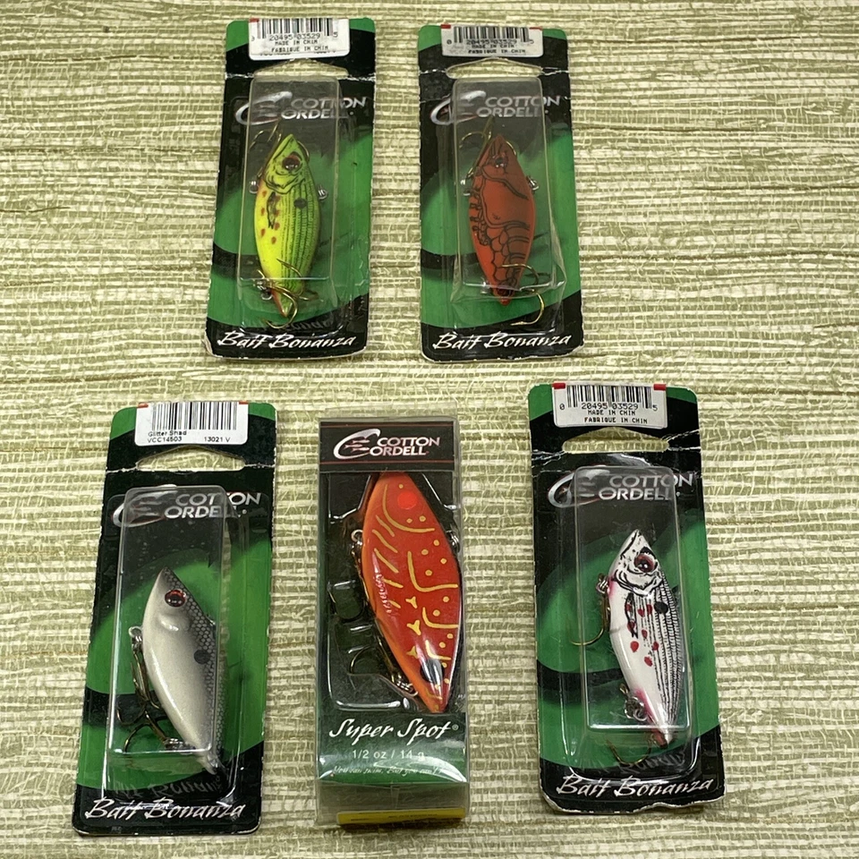 Cotton Cordell Bait Bonanza Crankbait Fish Super Spot Red Green Lot Of 5 - Image 1 of 4