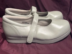 Zapatos informales Drew color topo para mujer talla 11 WW - Imagen 1 de 4