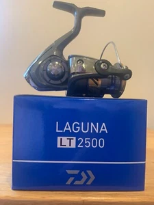 CARRETE GIRATORIO DAIWA LAGUNA LT2500 - Imagen 1 de 4