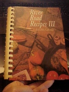 RIVER ROAD RECIPES III BATON ROUGE LA JUNIOR LEAGUE (1995 - Picture 1 of 6