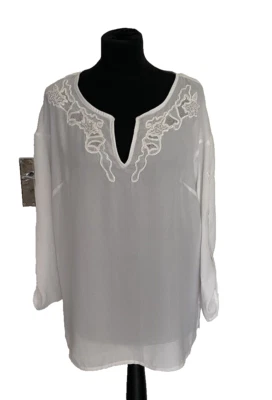 Woman’s White Blouse Size Medium Bust 44" - Image 1 of 4