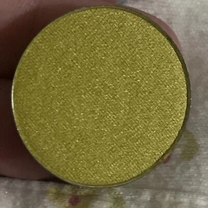 MAC RATED R “R” Starflash LE Eye Shadow De-Pot Pro Palette Pan Refill Rare Green - Picture 1 of 5