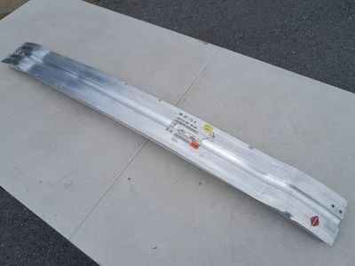 Barra de impacto AUDI Q5 SQ5 2009-2017 NUEVA OEM 8R0807113B Foto 1 de 4