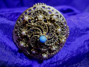 Vintage Domed Goldtone Round Ornate Delicate Faux Pearl Dome Jewelry Pin Brooch - Picture 1 of 11