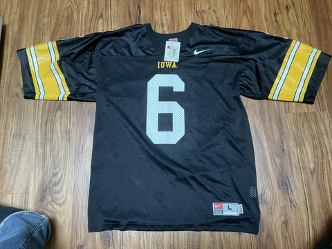 NIKE Iowa Hawkeyes Official Team Football Jersey Mens L New With Tags Vintage Cover