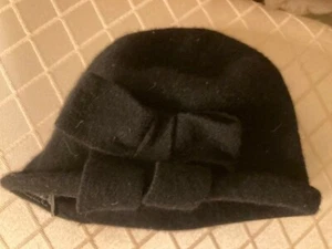 Girls Wool Felt Black Cloche Hat  with bow great for church or party!  Fast ship - Picture 1 of 1