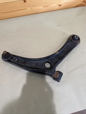 MITSUBISHI OUTLANDER SPORT 2017-2023 BRAZO DE CONTROL INFERIOR DELANTERO DERECHO OEM Foto 1 de 4