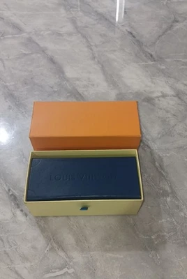 louis vuitton sunglasses women - Image 1 of 3