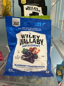 Wiley Wallaby Soft & Chewy 4 oz BLUEBERRY POMEGRANATE Gourmet Licorice 4 packs - Picture 1 of 1