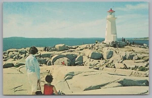 Frau mit Kind Der Leuchtturm, Peggys Cove, Nova Scotia, Kanada, Vintage PC - Bild 1 von 2