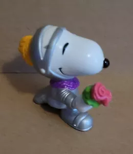 SNOOPY Peanuts PVC 2" CAVALIERE con FIORI figura personaggio FUMETTO vintage WHITMAN - Foto 1 di 5