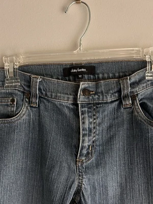 Y2K Daisy Fuentes Mid Rise Flared Medium Wash Jeans Size 12 - Image 1 of 4