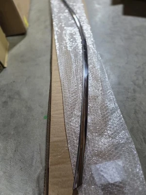 OEM новый 20-23 Subaru Legacy задняя передняя дверь окно верхний молдинг 61186AN00A - Изображение 1 из 4