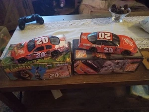 2005 Action Tony Stewart #20 Home Depot & Madagascar 1/24 2 Car Lot In Box - Bild 1 von 5