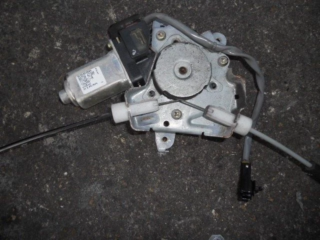 Motor de ventana eléctrica derecho pasajero delantero se adapta a 01-06 SENTRA 366009 Foto 1 de 1