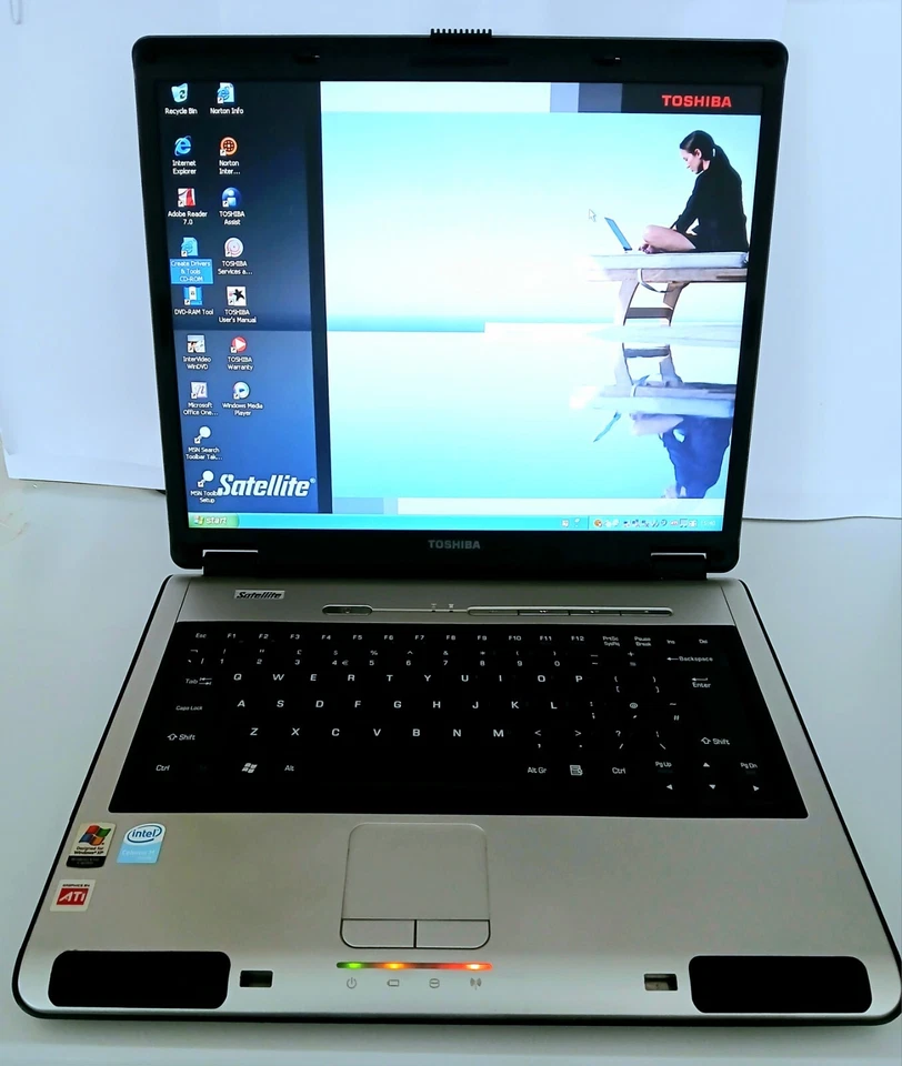 Toshiba Satellite L100 Laptop Windows XP Home Edition - Image 1 of 4