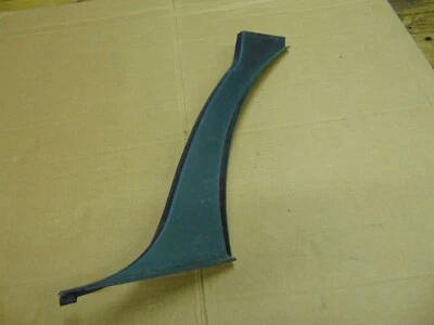 03-11 FORD COROA VICTORIA TRASEIRA DIREITA INTERIOR INFERIOR QUARTO ACABAMENTO CINZA ESCURO #3394 - Imagem 1 de 3