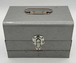 Caja de almacenamiento de metal Eagle Lock vintage para carretes de película de 8 mm/Super8 - Excelente estado - Imagen 1 de 12