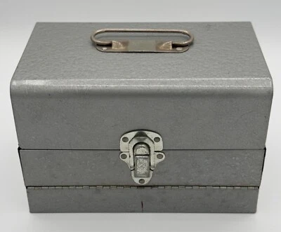 Caja de almacenamiento de metal Eagle Lock vintage para carretes de película de 8 mm/Super8 - Excelente estado Foto 1 de 4