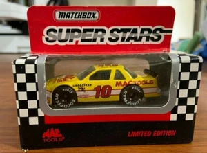 1991 Matchbox Super Stars Ernie Irvan Mac Tools 1/64 Scale Race Car - Picture 1 of 4