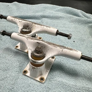 Vintage Venture 80s Skateboard Trucks Old School Original White Made In USA - Picture 1 of 12
