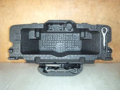 Kit de herramientas DAIHATSU Move 2015 DBA-LA150S 09111B2010 [Usado] [PA86843294] Foto 1 de 4