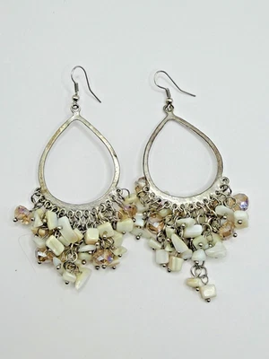 Pendientes colgantes con araña bohemia para mujer lágrima tono plata concha cuentas astilladas Foto 1 de 4