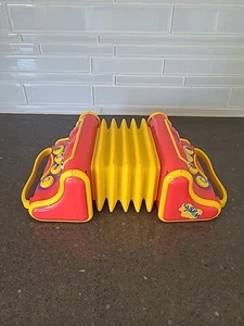 2004 The Wiggles Musical Accordion Toy Spin Master - Working Condition - Picture 1 of 8