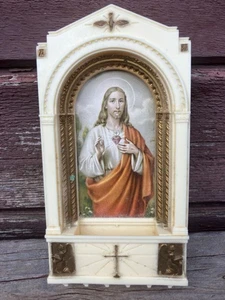VTG CATHOLIC HOLY WATER FONT JESUS RELIGIOUS PLASTIC CMPC WALL HANGER - Picture 1 of 2