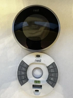 Nest 2nd Generation T200477W Learning Silver Programmable Thermostat 02A - Image 1 of 4