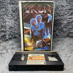 Tron VHS Tape 122VS Walt Disney Home Video Jeff Bridges Bruce Boxleitner Rare - Picture 1 of 8